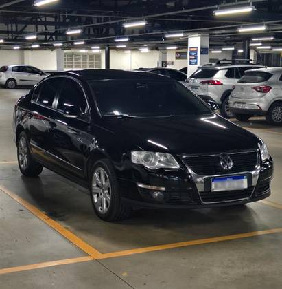 VOLKSWAGEN PASSAT 2.0 FSI COMFORTLINE 16V TURBO GASOLINA 4P TIPTRONIC VOLKSWAGEN PASSAT 2.0 FSI COMFORTLINE 16V TURBO GASOLINA 4P TIPTRONIC